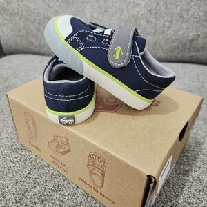 See Kai Run Alex Sneaker Size 4